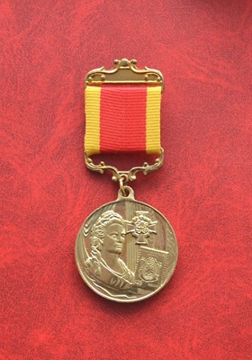 Медаль  «За выдающийся вклад в развитие коллекционного дела России», 2006